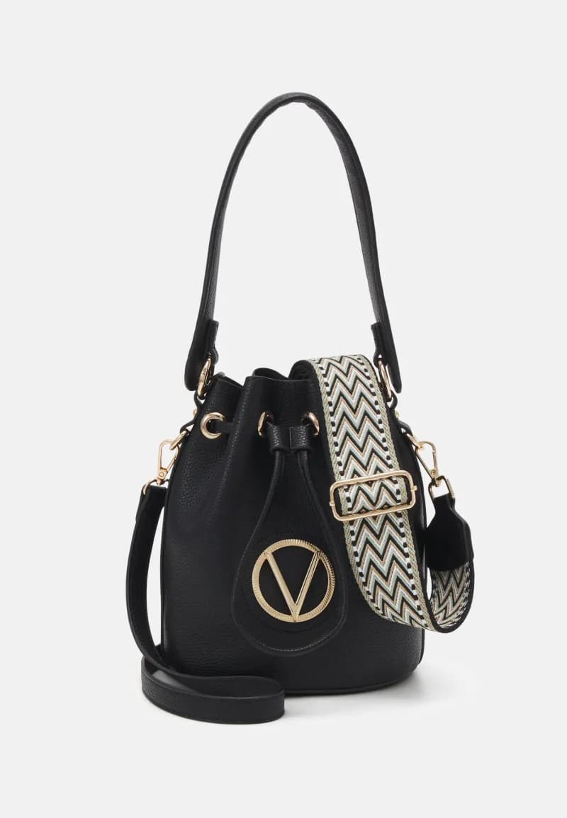 Valentino Bags Katong — vue 1