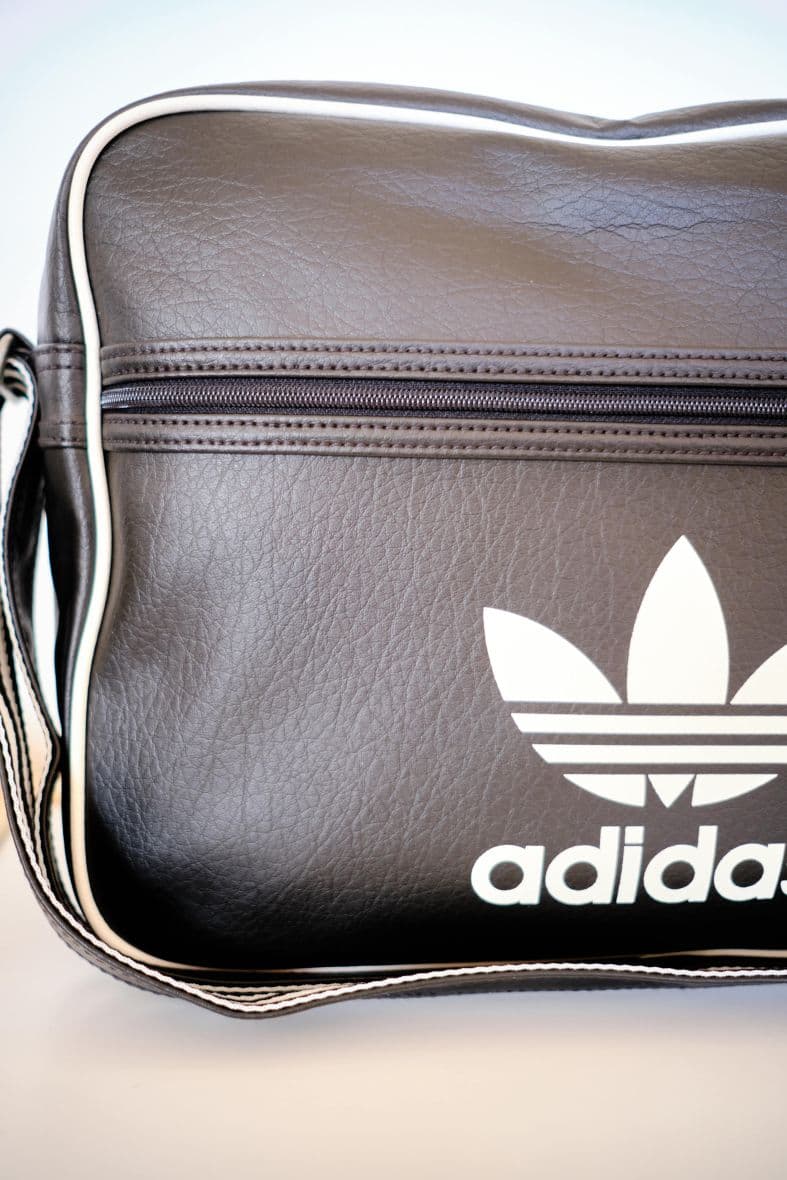 ADIDAS AIRL CLASSIC — vue 3