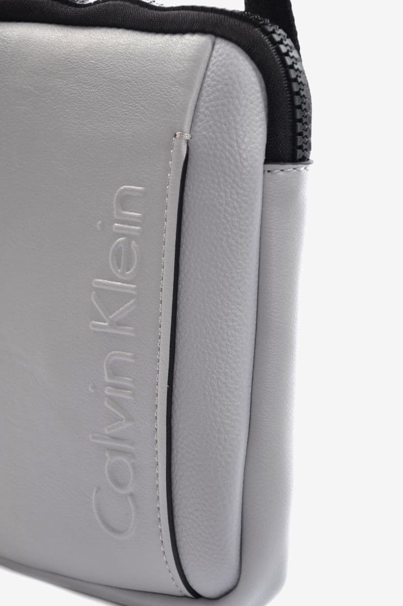 Calvin Klein Elevated Logo — vue 3