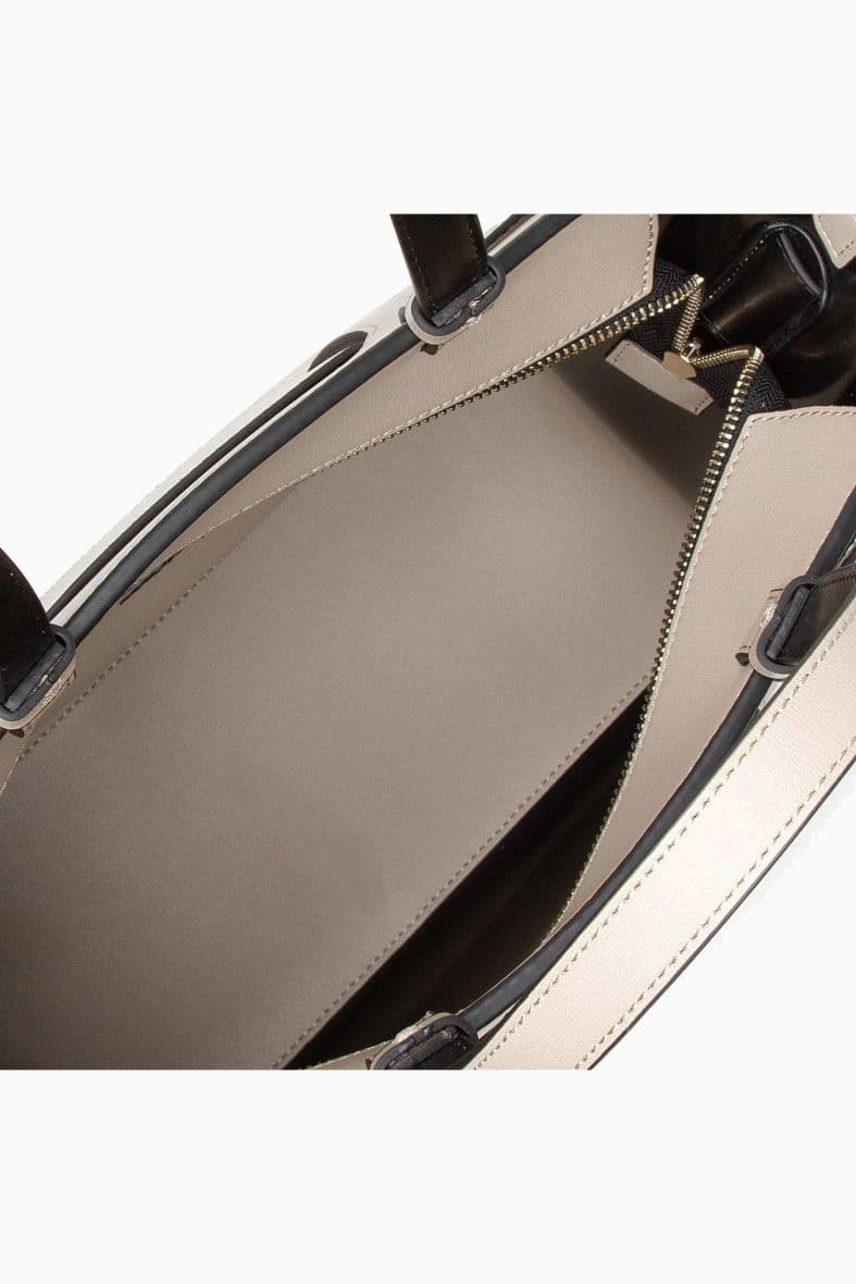 Armani Exchange — vue 3