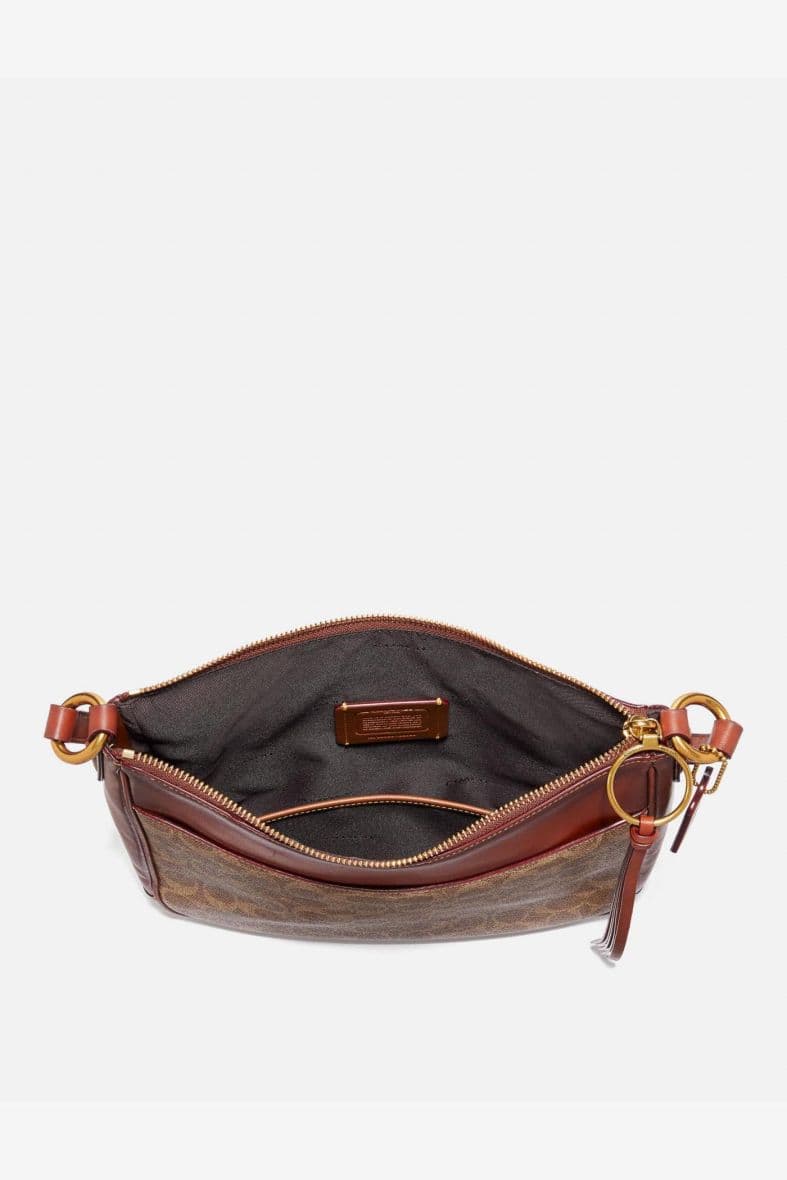 Coach chaise — vue 3