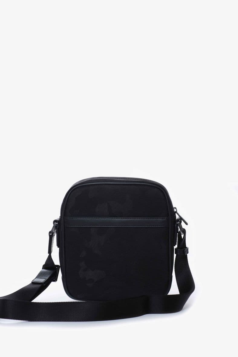 AZZARO — vue 2