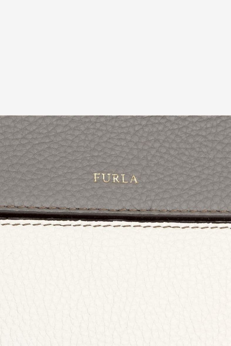 FURLA LIKE — vue 3
