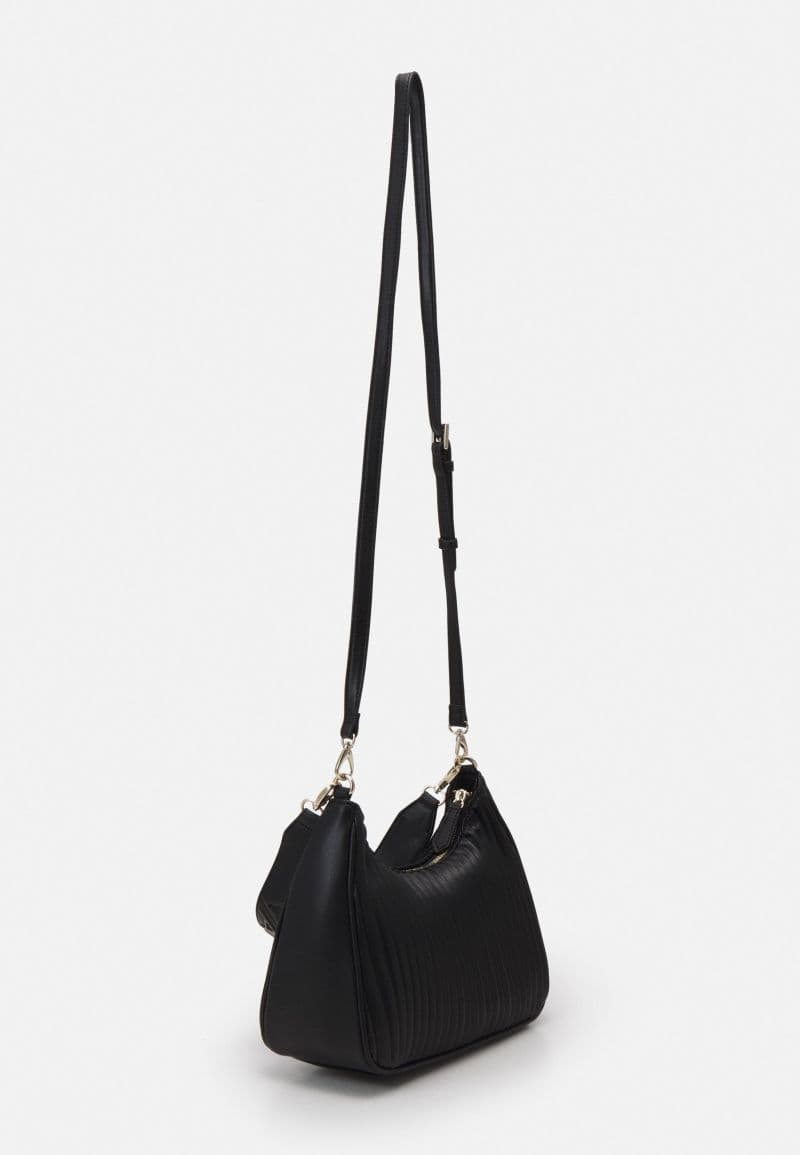 VALENTINO BAGS — vue 2