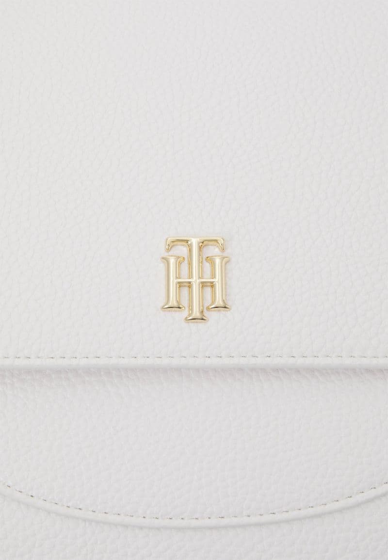 Tommy Hilfiger — vue 3