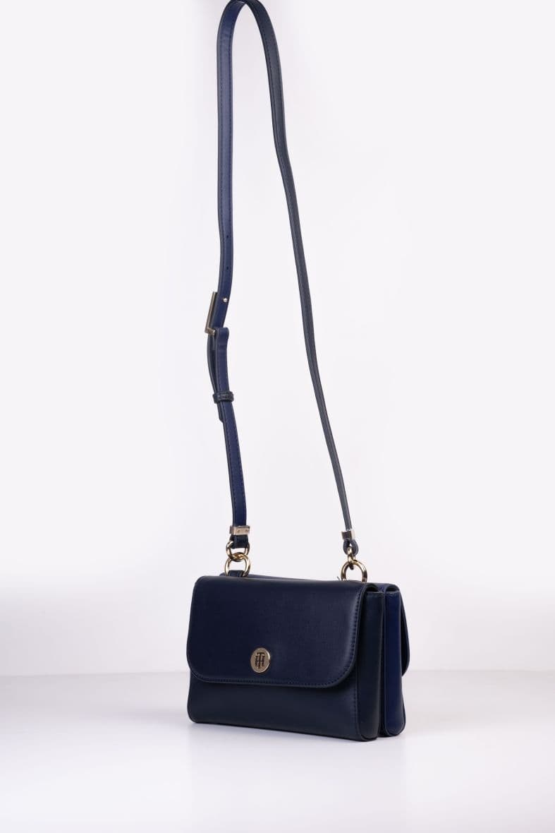 TOMMY HILFIGER SMOOTH CROSSOVER — vue 3