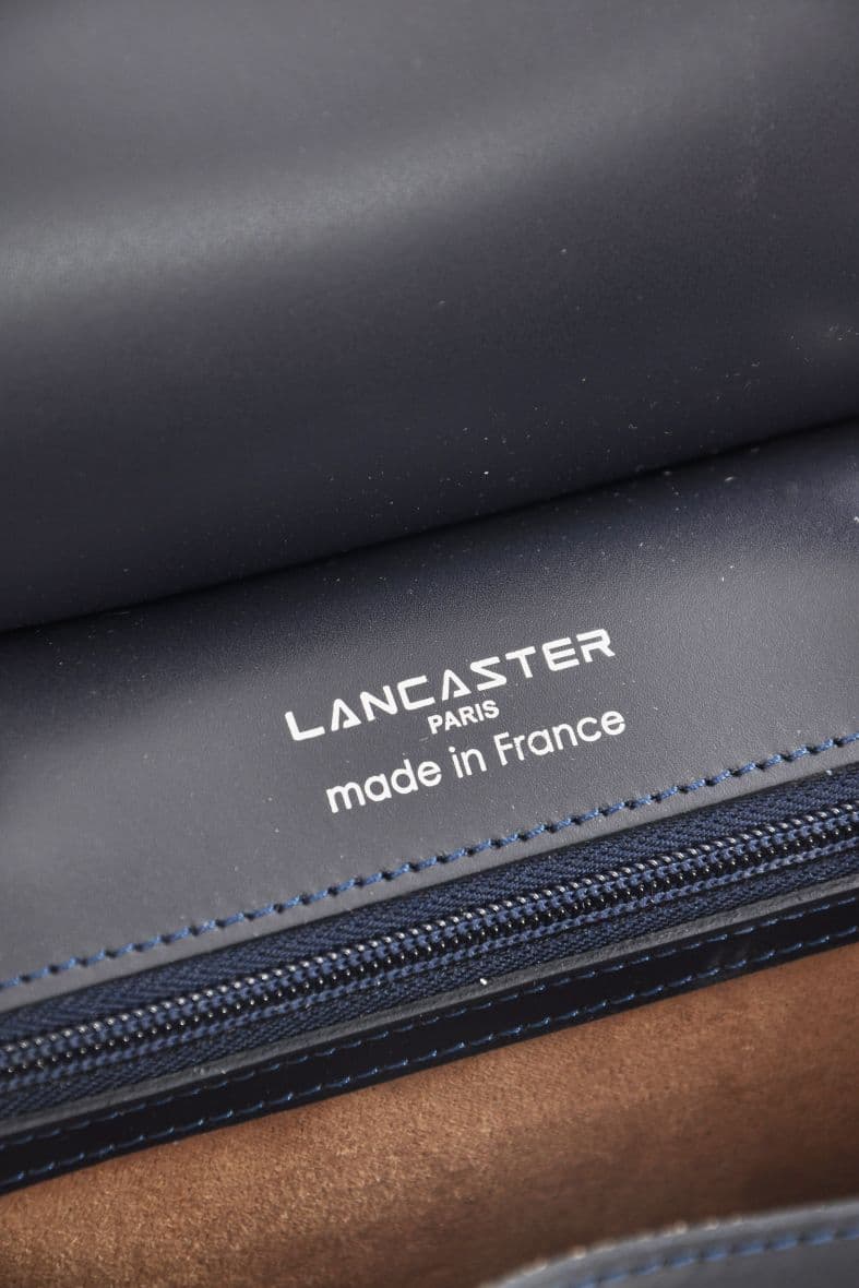 Lancaster Lily — vue 3