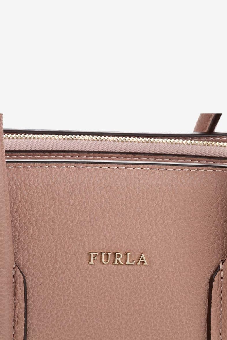FURLA PIN — vue 3