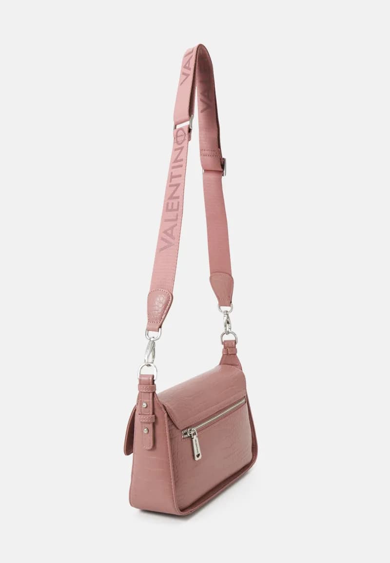 Valentino Bags Chili — vue 3