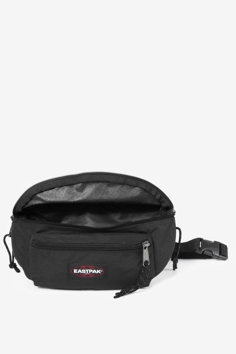 EASTPAK Doggy Bag — vue 3